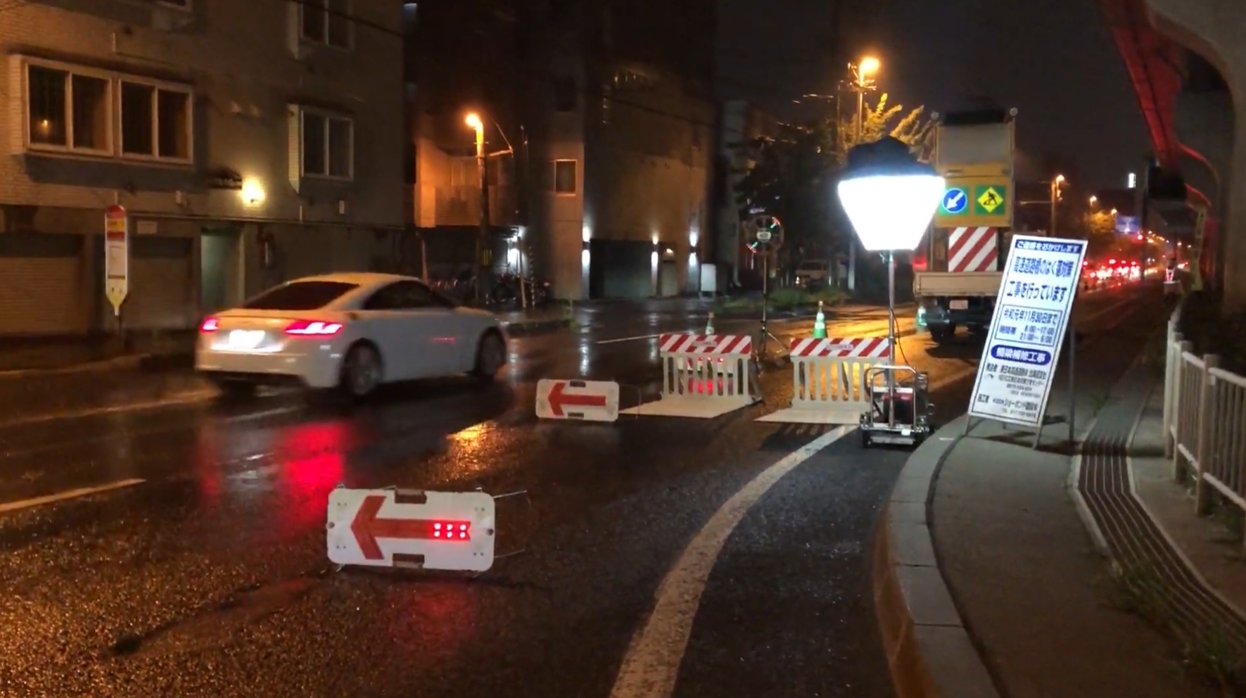 ヘラクレスＢＯＸ収納型　札幌一般道（夜間工事規制）で設置