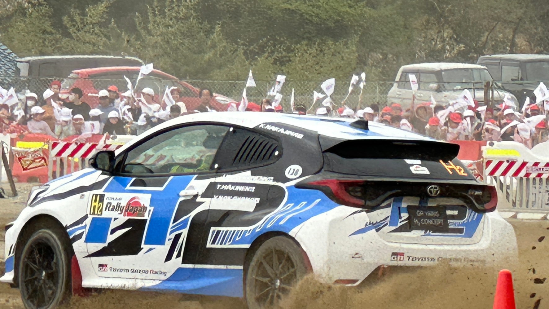 静岡県裾野市・トヨタ自動車共催　豊岡第一小学校で行われた「カーボンニュートラル（CN）出張授業」の安全対策としてHERCULES<ヘラクレス>を設置しました。