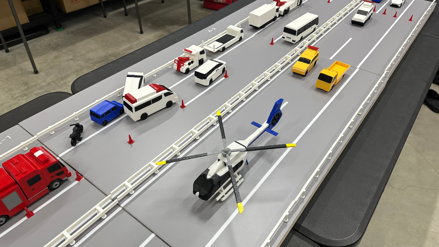 高速道路災害訓練用 3Dミニチュア道路模型の製作
